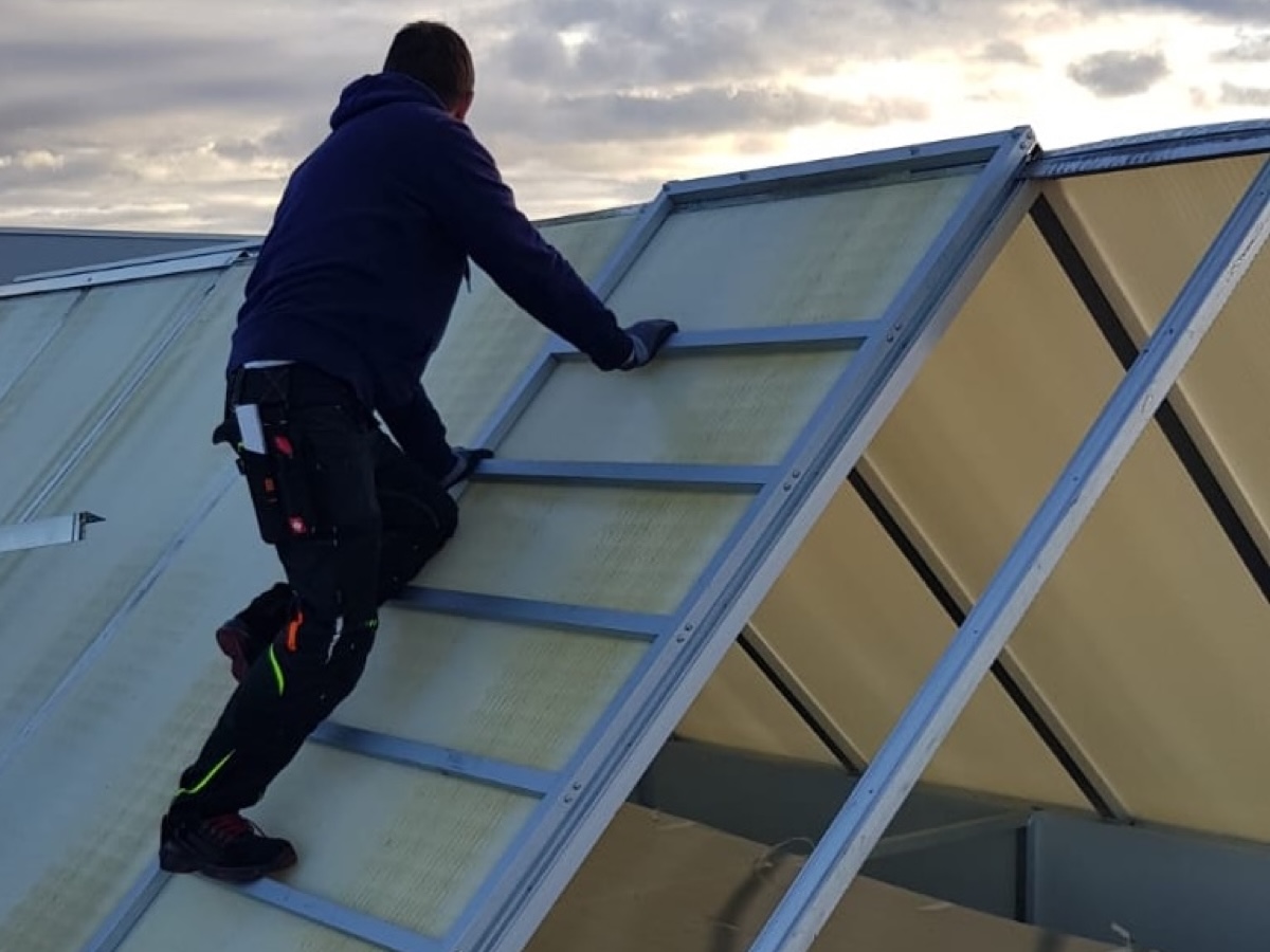 Remplacement des panneaux de la verrière Remplacement des panneaux de la verrière