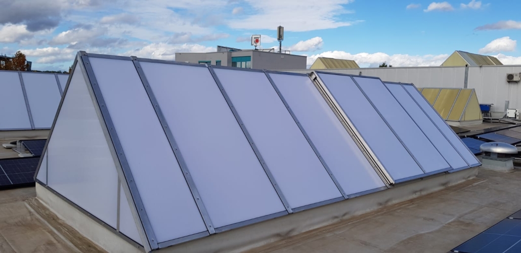 Remplacement des panneaux de la verrière Remplacement des panneaux de la verrière